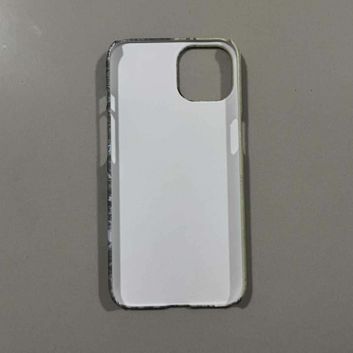 twentyyeightoct's tweet photo. ส่งต่อ 🏡 เคสแข็ง ovtk iphone 13 230 รวมส่ง ( ซื้อมา 500 กว่าบาท ) มีกล่องให้ มีตำหนิ แตกตรงปุ่มเปิด/ปิด ไม่มีปัญหาในการใช้งาน 🛋️🦮 สนใจสอบถามหรือขอดูภาพเพิ่มเติมได้นะคะ 

#ส่งต่อ #ส่งต่อเคสไอโฟน #ส่งต่อเคสไอโฟน13 #เคสเกาหลี #เคสไอโฟน #เคสไอโฟน13 #ส่งต่อเคส #เคสovtk https://t.co/kZ4YirwdsA