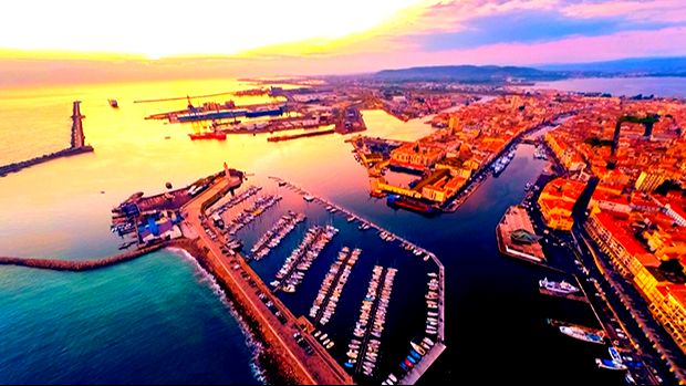 PlasticsConsult's tweet image. Séte Port in France recently went through a major fuel network overhaul.The renovation was a preventive measure to avoid fuel leaks around the port caused by the corroding of their old metal piping fuel system.Read more bit.ly/3QrktNe #Plasticpipeline
