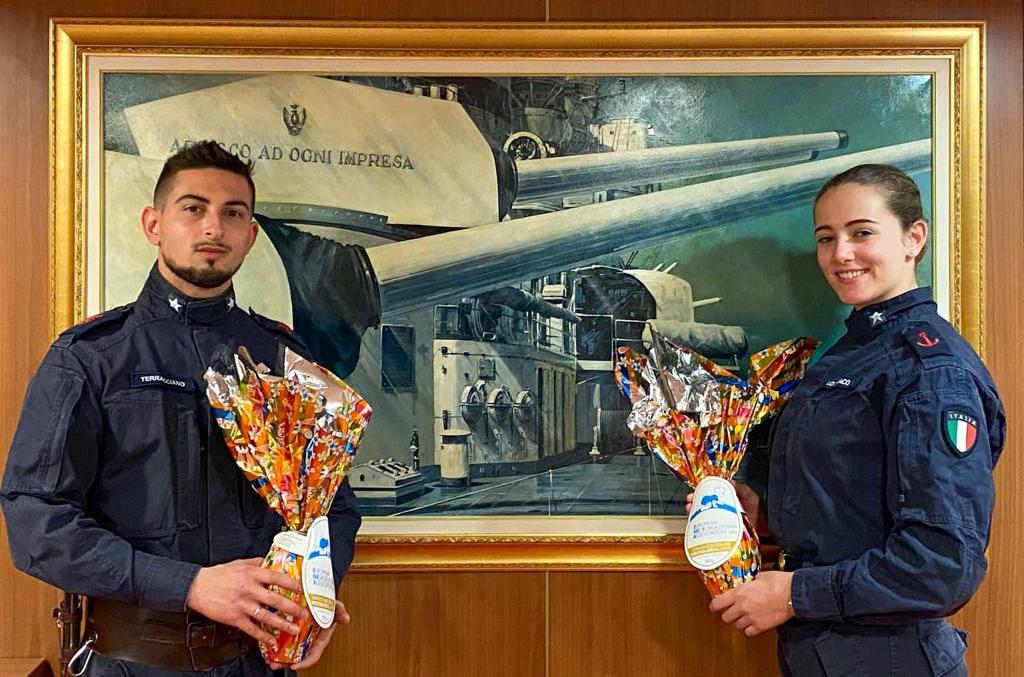 ItalianNavy's tweet photo. Un uovo solidale, può fare la differenza! 

Anche la #MarinaMilitare sostiene la ricerca sul neuroblastoma con le uova pasquali di @ENEAssociation -  

Auguri di #BuonaPasqua, ogni piccolo gesto può portare speranza. 

#neuroblastoma  
#NoiSiamolaMarina https://t.co/SmJ3mWjsMB