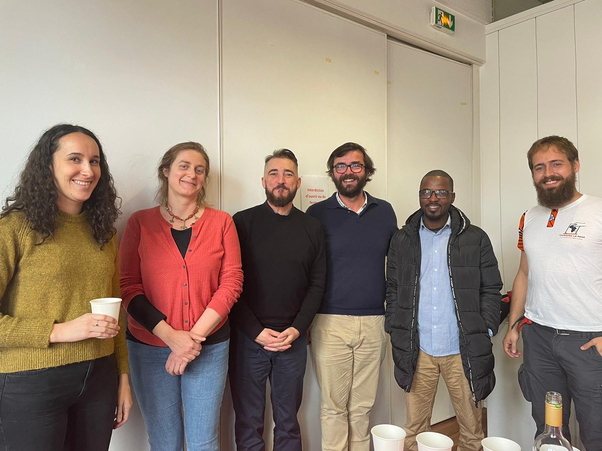 Abdoulaye Oumou Sow 📸🇬🇳 🇨🇮 (@ao_sowgn) on Twitter photo Réunion entre membres de <a href="/TournonsLaPage/">Tournons La Page</a> Europe ce 06 avril 2023 à la Maison de la vie associative et citoyenne du 10ème arrondissement : 206 quai de Valmy 75010 PARIS.
<a href="/TlpGuinee/">Tournons La Page/Guinée</a> #Kibaro
#PourLaDemocratrieEtLesDroitsHumains #CaSuffitLesMandatsDePlus Réunion entre membres de <a href="/TournonsLaPage/">Tournons La Page</a> Europe ce 06 avril 2023 à la Maison de la vie associative et citoyenne du 10ème arrondissement : 206 quai de Valmy 75010 PARIS.
<a href="/TlpGuinee/">Tournons La Page/Guinée</a> #Kibaro
#PourLaDemocratrieEtLesDroitsHumains #CaSuffitLesMandatsDePlus