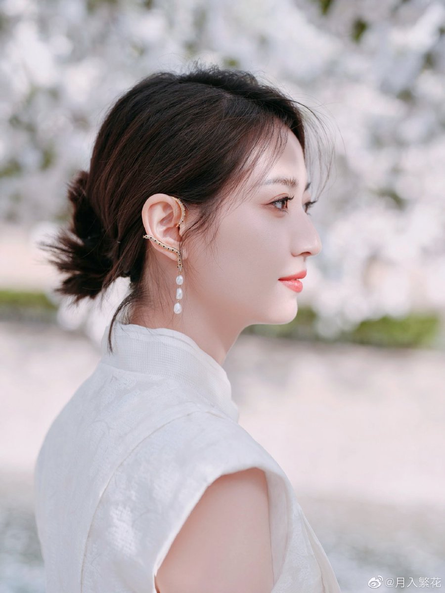 NipawanTim's tweet photo. คนสวย🐰💛#เฉินอวี้ฉี #Chen Yuqi https://t.co/QUdyw4jbp6