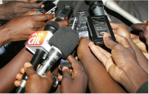 TheICIR's tweet photo. Journalists under fire: The cost of reporting in Nigeria -
@CPJAfrica @IPCng @pressfreedom #CWPPF @NigeriaGov @PoliceNg
*|https://t.co/R8Uml4nsgA|* https://t.co/3JTF68nR66