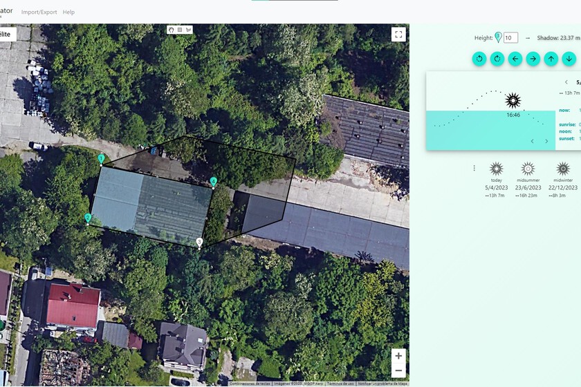 SolucionAlex's tweet photo. Este mapa te permite conocer la sombra que da cualquier edificio sobre tu casa: ideal para instalar placas solares https://t.co/FPGxziVF3b https://t.co/fT9mlK75Z5