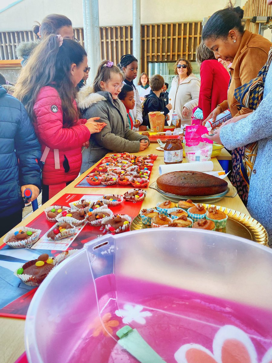 NerudaMat86's tweet photo. #SemaineDeLaMaternelle : fin de cette semaine d’actions autours d’un goûter proposé par l’APE pour contribuer au financement des classes de mer.

Merci aux mamans, aux papas, aux beau-papas, aux grands-parents,…
et tous ceux qui contribuent à la réussite des enfants. https://t.co/nruQarMWkS