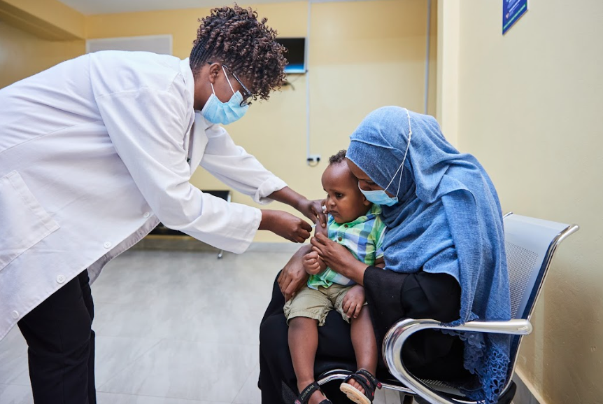 UNICEFKenya's tweet photo. .@UNICEFKenya is supporting @MOH_Kenya to ensure children are protected against vaccine-preventable diseases.

In 2022, 80% of children were fully vaccinated in #Kenya. Vaccines are safe and effective and can ensure a healthy future #ForEveryChild. #HealthForAll #WorldHealthDay https://t.co/IUgUjNG2k9