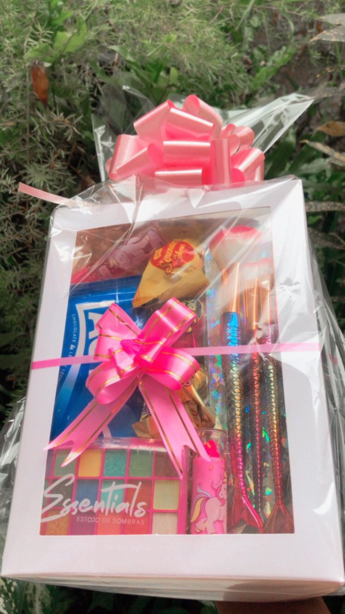 DaraMakeUp1's tweet photo. CAIXA MAKE
✨ Edição Páscoa ✨
Presente mais um ano fazendo a alegria das crianças 💕💝 https://t.co/hVhEvin0oM