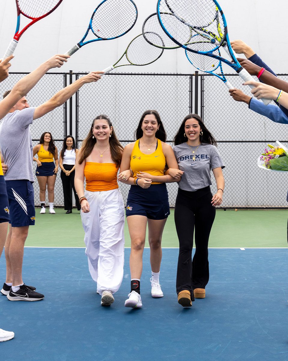 DrexelTennis's tweet image. Thank you seniors. 💙💛

#OnceADragonAlwaysADragon
#SeniorDay 🎾
#FearTheDragon 🐉