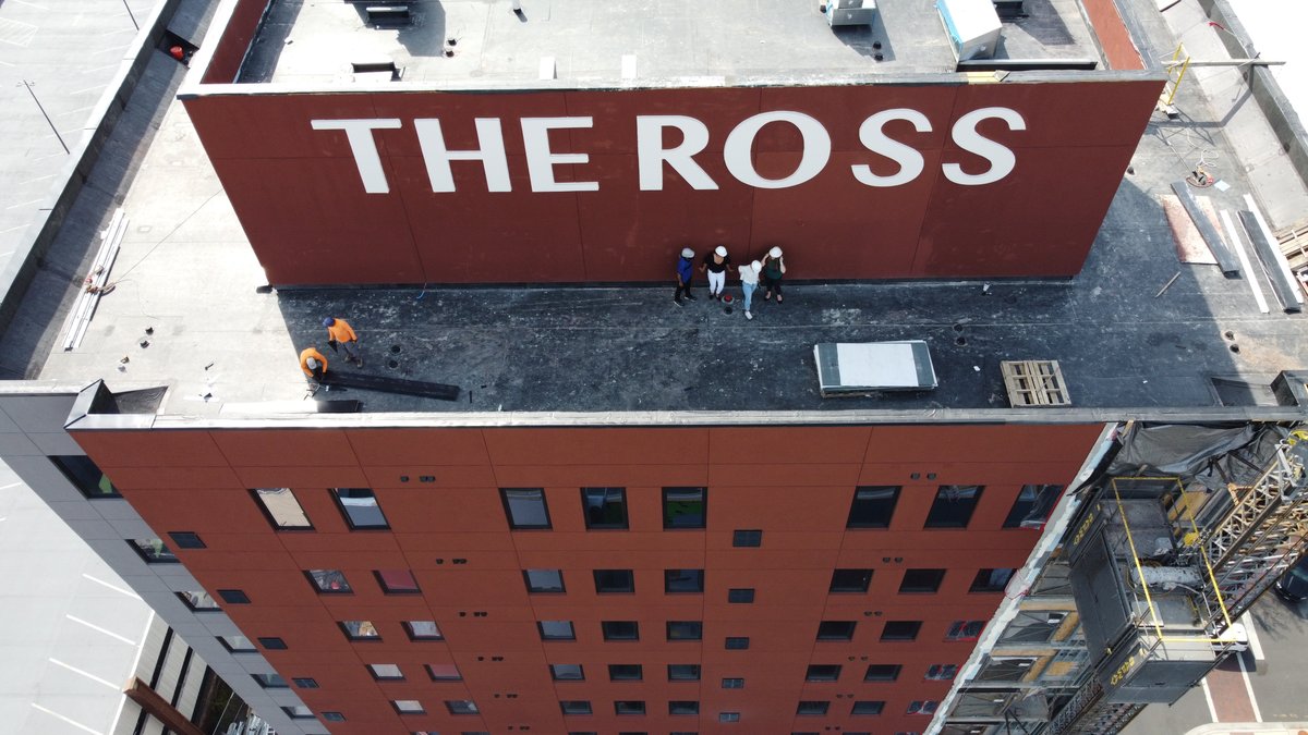 The exterior of Salisbury, Maryland's tallest building is almost complete.  Contact us to become an investment partner. 
👉Class A, New Development, 101 Units, Available to Accredited Investors
#investmentopportunity #realestateinvesting #investors #highrise #construction