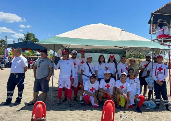 LaSandino's tweet image. Instituciones de primera respuesta se encuentran activas permanentemente para brindar atención a los veraneantes durante esta Semana Santa en los diferentes balnearios del país. 

A continuación imágenes 📸 de #Corinto #Chinandega 

#VeranoVidaAlegria
#Nicaragua 
#AlDía