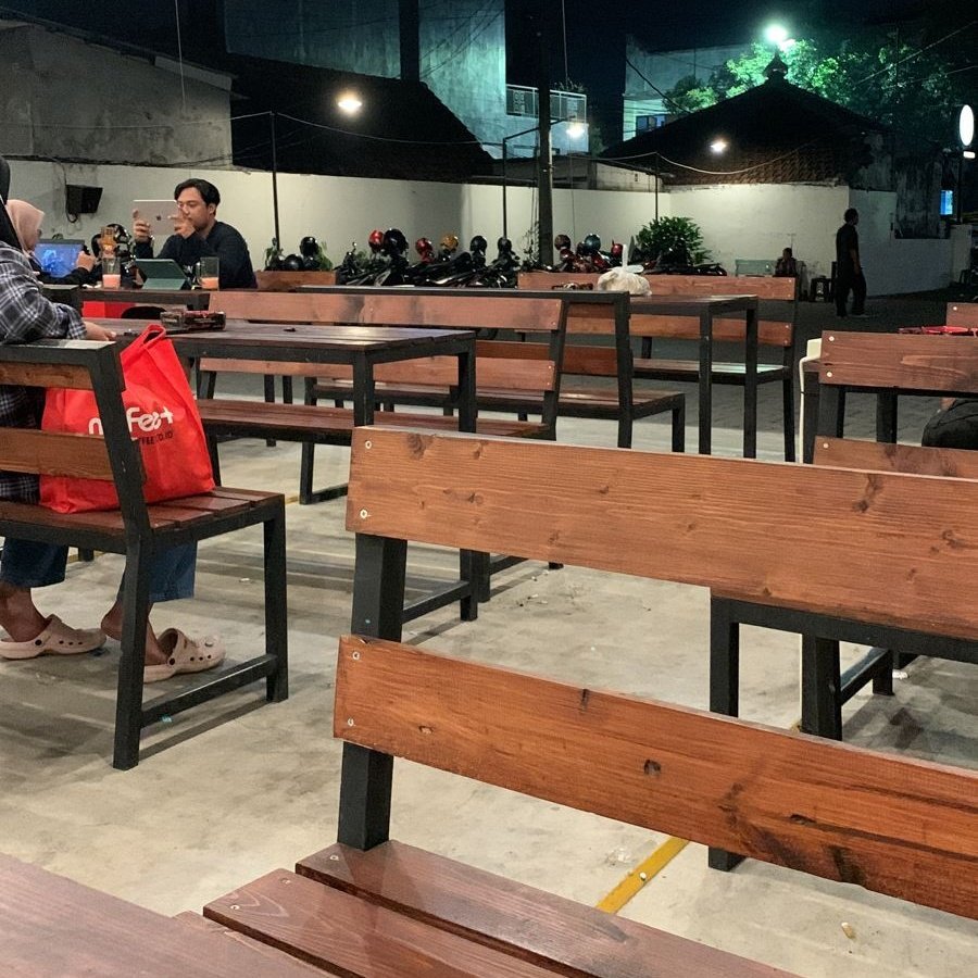 Menunggu rasanya membosankan 🙃 tp gpp ess..