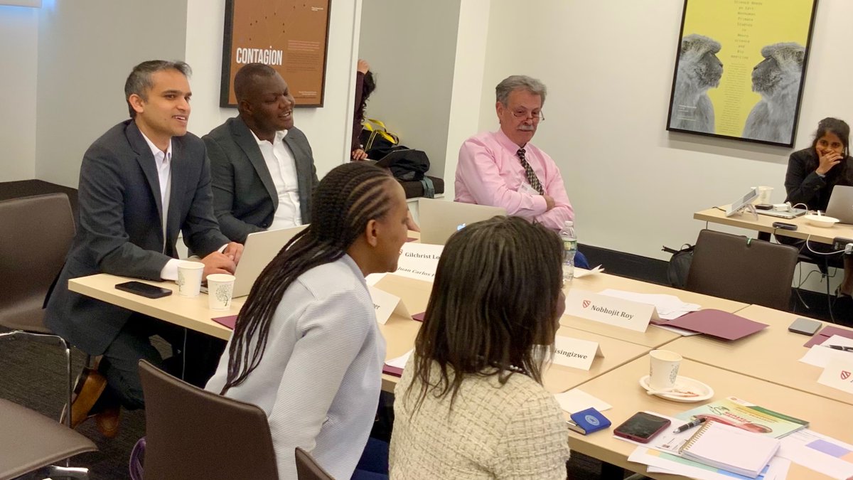 ShreenikKundu's tweet photo. As @NakulRaykar leads us to build a consensus here at the @Harvard @RadInstitute We agree to salvage every drop of blood! In times of blood scarcity, autotransfusion can be a game-changer for essential cases with expected blood loss. #Globalsurgery #Autotransfusion @HarvardPGSSC https://t.co/FrIoCym17M