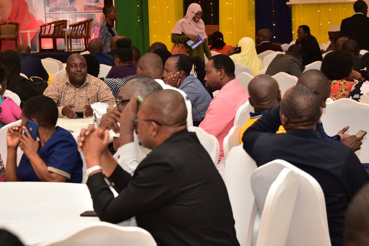 REDEOA wampa Tuzo Rais Samia kwa Kuleta Mapinduzi Sekta ya Elimu

Rais wa Jamhuri ya Muungano wa Tanzania Dkt. Samia Suluhu Hassan amepatiwa Tuzo maalum kwa ajili ya kuleta Mapinduzi katika Sekta ya Elimu nchini Tanzania.

<a href="/AngellahKairuki/">Angellah Kairuki</a>