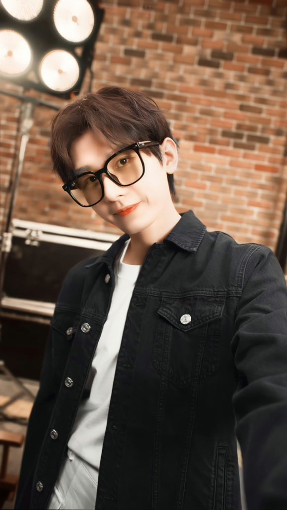 517Fsq's tweet photo. the amazingly talented actor Cheng Yi🥰🥰🥰

#ChengYi
#ChengYixRayban https://t.co/tp7vzrnVwY
