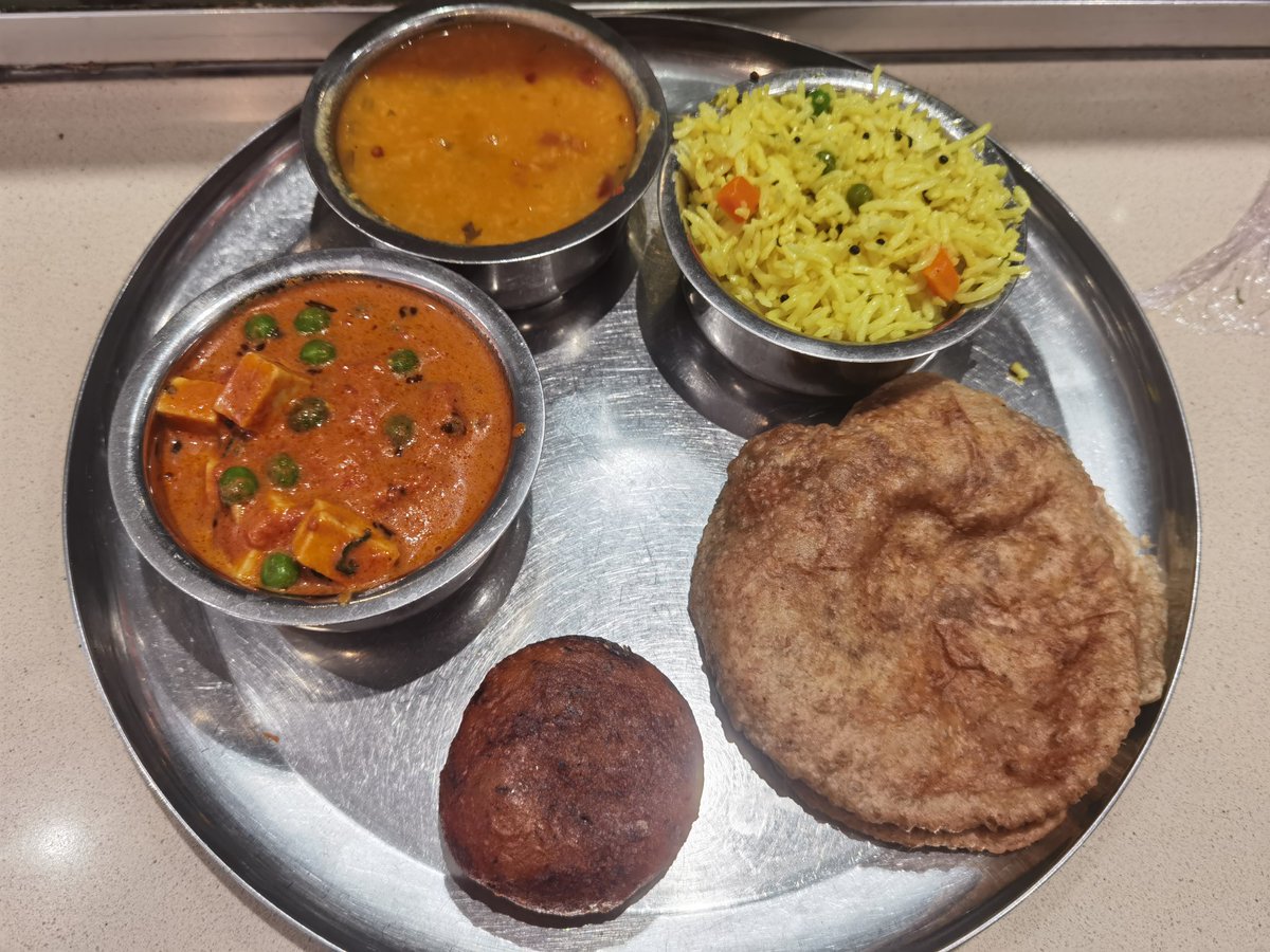 AnandiSoul's tweet photo. Krishna's divine magic in the prashaad at @iskconlondon
I become better after I eat this most delicious, heavenly, healing food. It makes me pure.
#HareKrishna
#Iskcon
#satvikkitchen
#food
#Wellbeing
#Health https://t.co/raBW9QWn25
