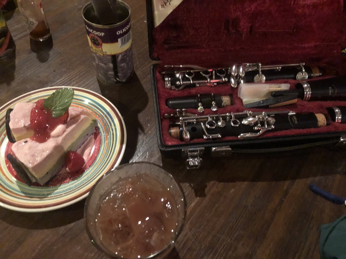 jirohshockicho's tweet photo. バンバンバザールDXにお越しくださったみなさん、ありがとうございました。
クラリネットが活躍してくれました♪
自分のリーダーライブでもクラをこんなに吹くことないなあ。メンバーの皆さんお疲れ様でした!
今日のライブ後はハンバーガーではなくてスイーツでした〜
#yamaha #ycl62 https://t.co/5MDce4kexJ