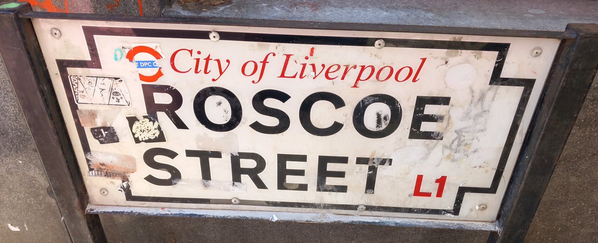 JohnnieMaguire's tweet image. Thank you to all @friendsofroscoe  this afternoon for a productive meeting in the sunshine...Small steps, daffodil bulbs blooming, litter picked and sign cleaning @B4Biodiversity @sean051