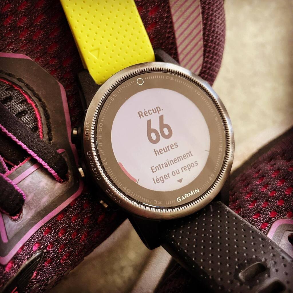 BeeRocks4's tweet photo. La prépa continue… je crois que j ai un peu forcé ! 😬😬😬
@adrieennn.grd @lobmathis @mib_officiel @garminfrance @brooksrunning #vieillemaispastrop #beaujolais https://t.co/3tbBcz1239 https://t.co/oWOHwFSPRd