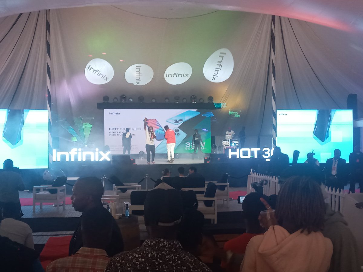 Activistianohke's tweet photo. Replying to 

@InfinixKenya
#InfinixKenya #MuHOAT 

@SafaricomPLC

These Infinix Hot 30 series zikona very awesome features. Na zote zitaelezwa during the launch. #TheHottest30 Hot 30 series https://t.co/gEmqOKwXbt