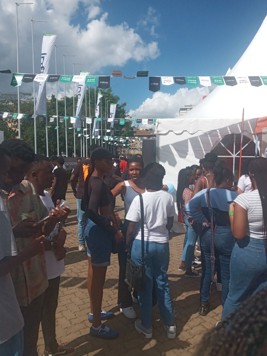 Activistianohke's tweet photo. Replying to 

@InfinixKenya
#InfinixKenya #MuHOAT 

@SafaricomPLC

These Infinix Hot 30 series zikona very awesome features. Na zote zitaelezwa during the launch. #TheHottest30 Hot 30 series https://t.co/gEmqOKwXbt