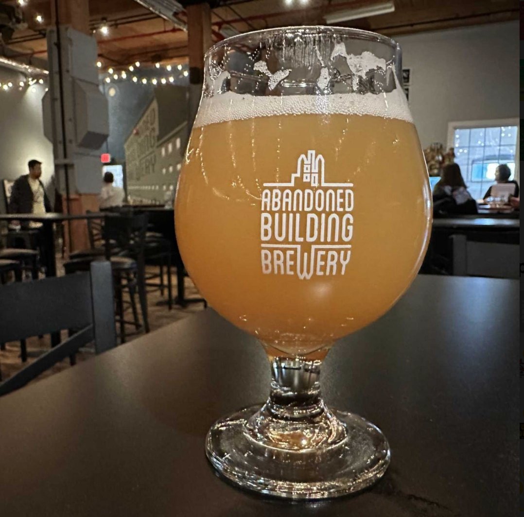 Running the Table #IPA has a light body and full hop flavor and aroma, courtesy of the Pacific Northwest hop varieties Mosaic and Amarillo along with some Southern Hemisphere hop varieties as well. Have you given it a try?

Taproom open today 4-10pm. 

📸: Connor G. via Untappd