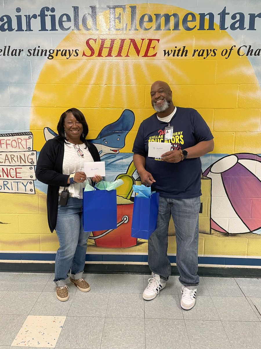 FESstingrays's tweet image. I have the best Assistant Principals ever! Thank you Mr. Hawkins and Mrs. Miller for always supporting our school’s mission and vision!  Happy Assistant Principal’s Week!