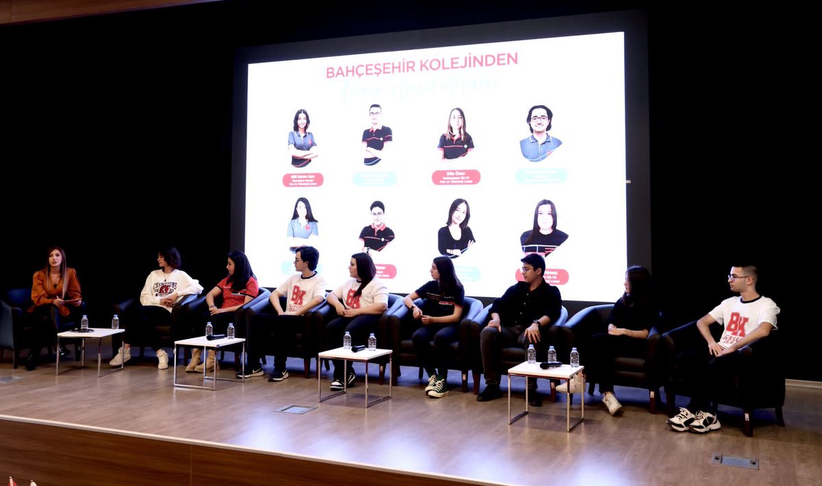 Genel Müdür Yardımcımız Dr. Özge Aslan’ın moderatörlüğünde gerçekleşen “Bahçeşehir Kolejinden Dünya Üniversitelerine” panelinde
10 ve 11. Sınıf öğrencilerimiz dünyanın en saygın üniversitelerinden kabul alan öğrencilerimizle bir araya geldi. Üniversite hayatlarına yurt dışında