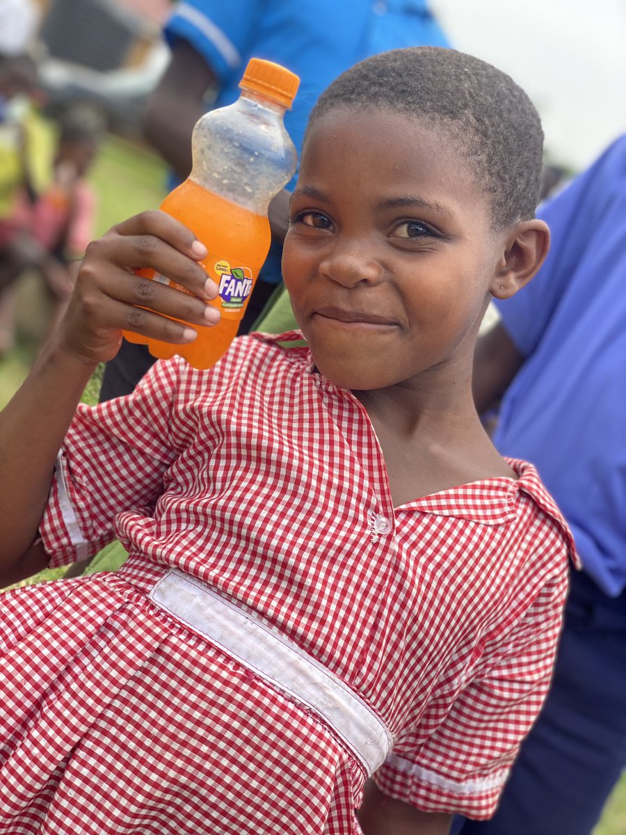 IsmailLumbuye's tweet photo. A child's smile is something worth to see😁 
Children  gives us Joy whenever they are happy 
A child can never smile when not happy 😊 why don't we ignite true happiness and smile on the lives of the children  with it we can feel too good and blessed 🙏 https://t.co/EGJg2mMleo