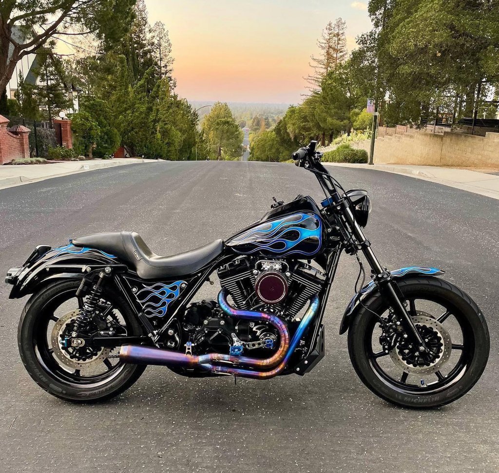 DeadbeatCustoms's tweet photo. And on the 8th day God created Harley Davidson 🌅
@mattamato1_ ⚡️

#fxrfriday

#fxrt #fxrp #fxrs #fxrclub #fxrclubstyle #fxrsofinstagram
#fxrd #fxlr #clubstyleharley https://t.co/drIdFPapzt