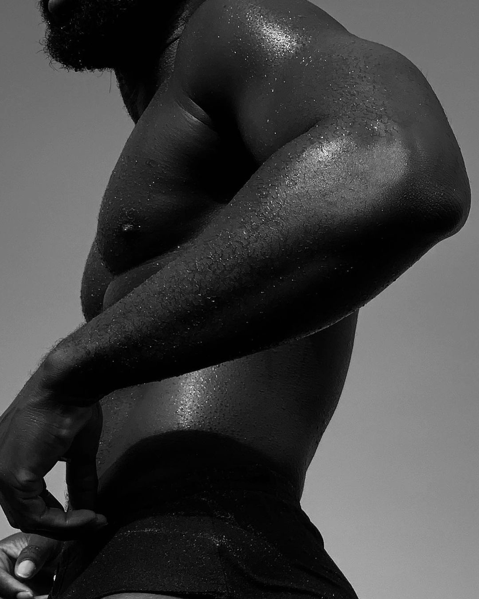 NappyHeadClub's tweet photo. Black is the fertile soil, the womb of creation and the cradle of life. Unapologetically Black is strength, resilience, history, knowledge and wisdom.

photos via:
@sarf_bort
@edgarazevedo
@tylersphotos
@david_sessions https://t.co/kaUUnvU2O9
