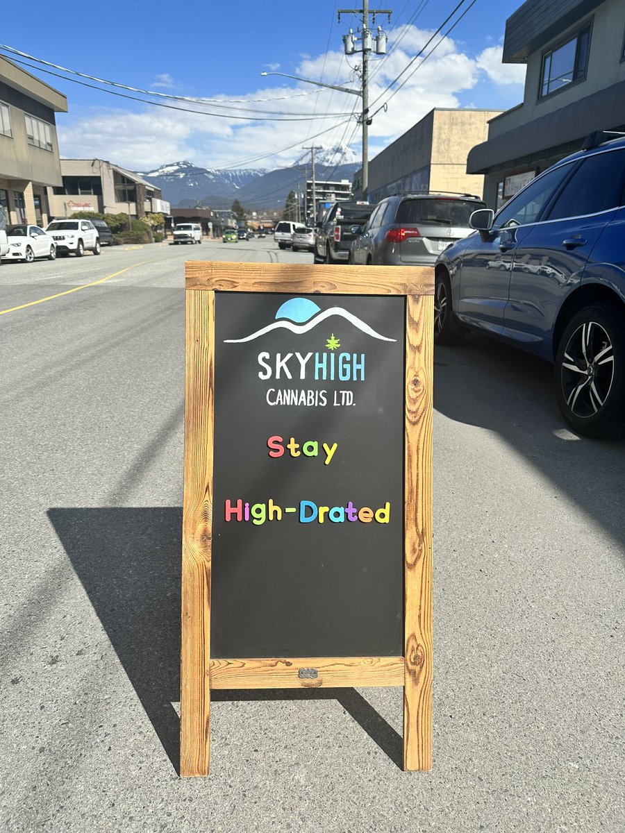 Water and weed are very important! Stay high-drated 💦