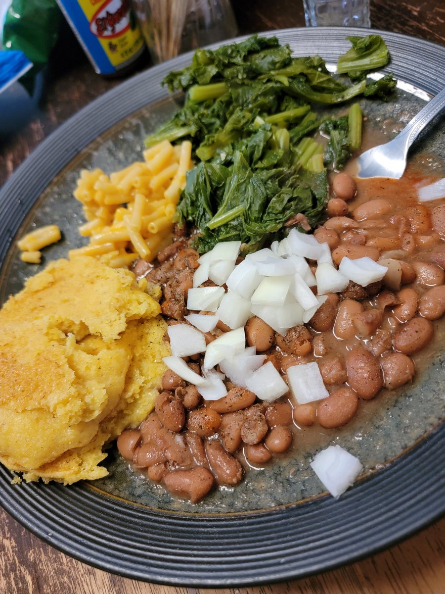 WJRoberts12's tweet photo. Folks talk about #soulfood, and this right here is it for me and is my go to #comfortfood.
Soup beans, corn bread, mustard greens and fresh onion. You can't get much better in my opinion.
What is your go to?
#southerncooking #beansandcornbread #friday #Hillbilly https://t.co/LJot2yJ8RG