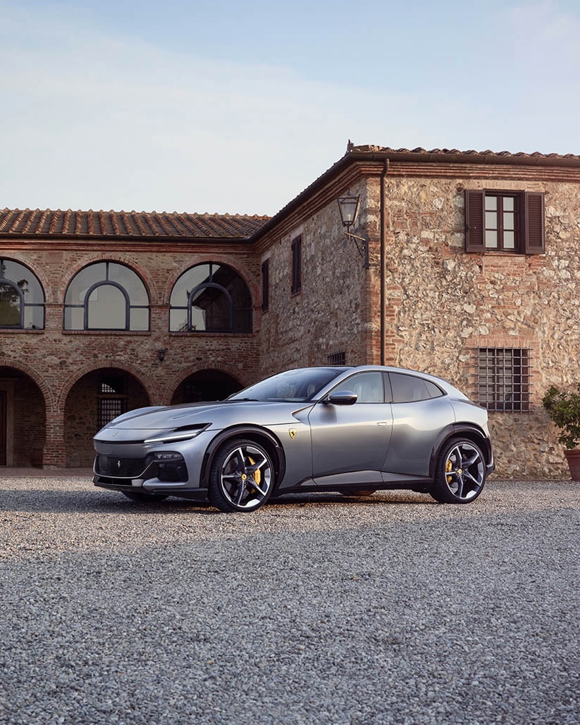 Ferrari's tweet photo. Purely Italian design.
#FerrariPurosangue
#Ferrari https://t.co/CEcL9KgHWl