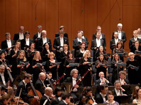 909WGUC's tweet photo. @BRSO is one of the best in the world. They’ve got a brand-new release on their BR Klassik label, the final 3 Mozart Symphonies conducted by Herbert Blomstedt…we’ll hear them all beginning with #39 today #NEWatNOON on 90.9 #WGUC https://t.co/g7MlIYFPg8 https://t.co/CTshxLNtLD