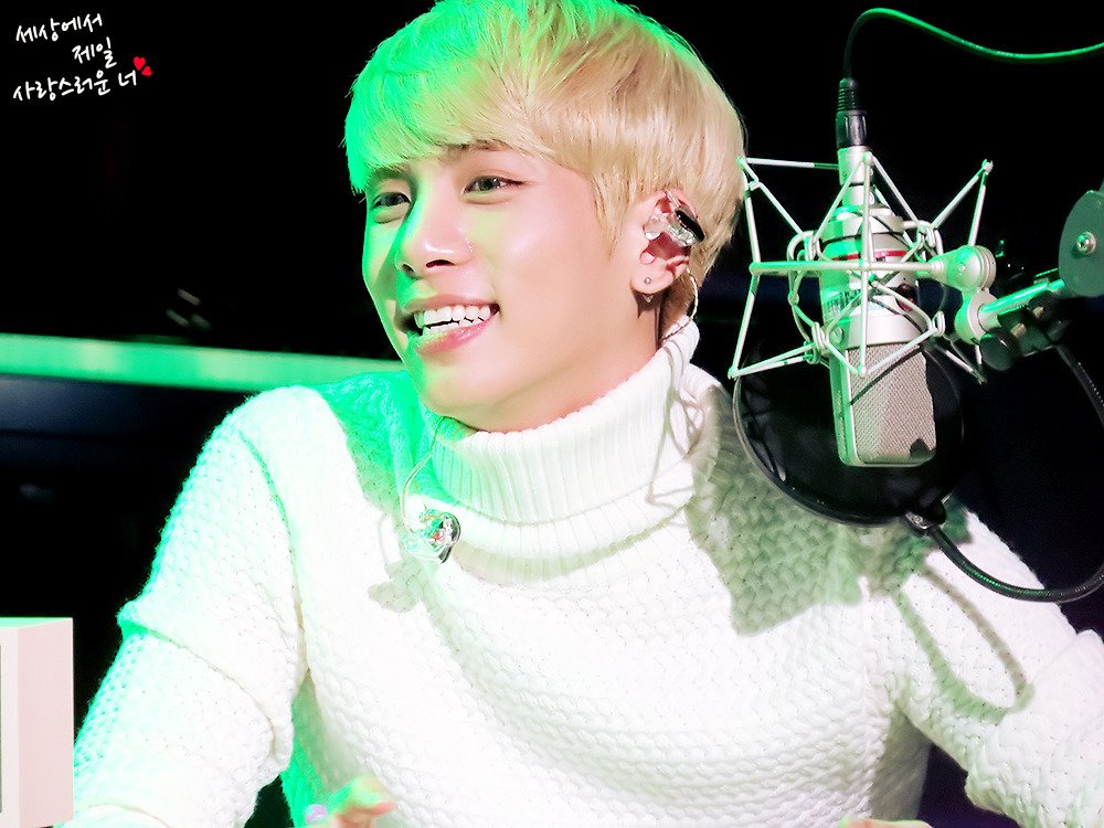 madeinthemoonJH's tweet photo. สุขสันต์วันเกิดคิมจงฮยอน ศิลปินผู้เป็นที่รักและสร้างแรงบันดาลใจให้ผู้คนมากมาย ไม่ว่าตอนนี้จะอยู่ไหน ก็ขอให้มีความสุขและเต็มไปด้วยรอยยิ้มนะ เพราะรอยยิ้มของคุณมีค่ามากที่สุดในโลกเลย 🌙🌸❤️  รักและคิดถึงเสมอนะ คนเก่งของพวกเรา #HappyJonghyunDay #HAPPY_JJONG_DAY https://t.co/ksDgCBdVaG