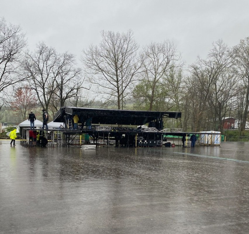 Its still raining, but atleast its cold!
🌧🌧🌧🥶🏁🏁🏁
<a href="/ItsBristolBaby/">Bristol Motor Speedway</a>