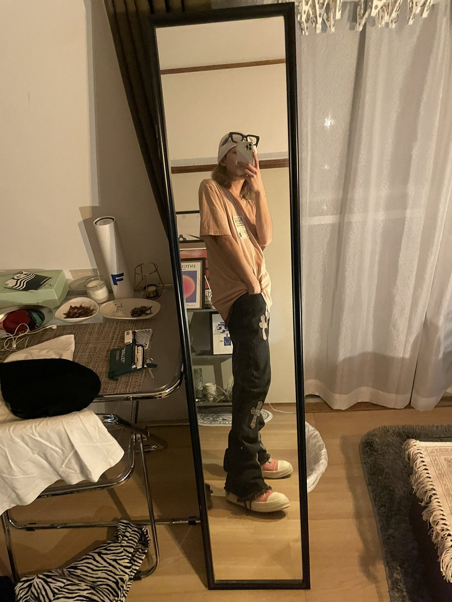 23fxxk's tweet photo. 買ったは良いけど履きこなし方イマイチわかってない(-ω- ?) https://t.co/0YqpmOtG1A