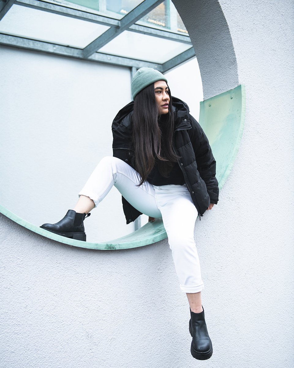 TheCOOPH's tweet photo. Get your shutter style on point. Discover our spring collection that blends fashion with functionality for every photography journey! 🔗 https://t.co/yaoTD7oSeY
#cooph
#hoodies
#camerastraps
#coophapparel https://t.co/pOQVLROHZR