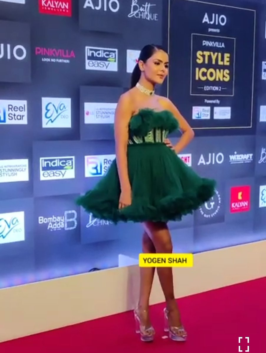 TeamPriyankaFC_'s tweet photo. You may call it Unexpected But I'll Call it Expected, Like Come On, It was Expected that She's gonna Slay, She's gonna Serve us with something Stunning, She's gonna be the Queen, She's gonna be the Centre of Attraction and The Apple of Everyone's Eyes

PRIYANKA GRACING PINKVILLA https://t.co/37nsnWgmxW