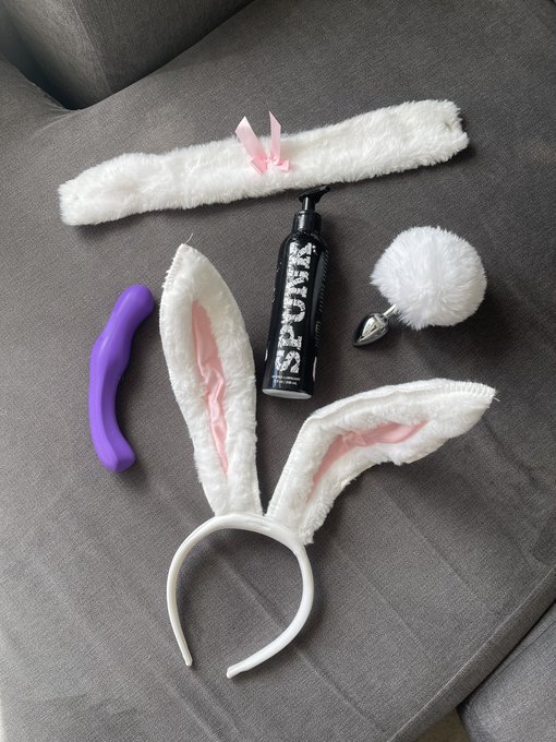 Today was a good day for content 😏🐰 https://t.co/As2ThtTkzu<a href="/tag/throwbackthursday"class="tags"><span>#throwbackthursday</span></a>