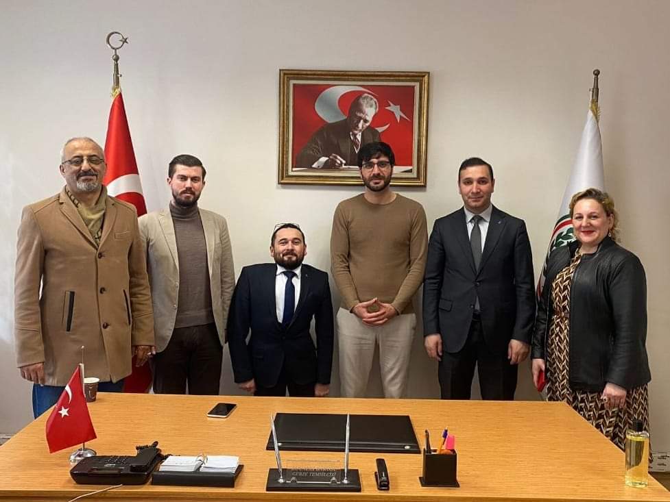 Kocaeli Barosu Gebze Temsilciliğini ziyarette bulunup ülke olarak en çok ihtiyaç duyduğumuz ADALET'i konuştuk. Kıymetli Başkanım Av. Şerafettin Kaya beye misafirperverliğinden dolayı teşekkür eder, çalışmalarında başarılar dileriz. 
<a href="/SuatDemir89/">Suat DEMİR</a>  <a href="/GulabiNarin/">Gülabi NARİN</a> <a href="/AvMuratcanSever/">Av. Muratcan Sever</a>