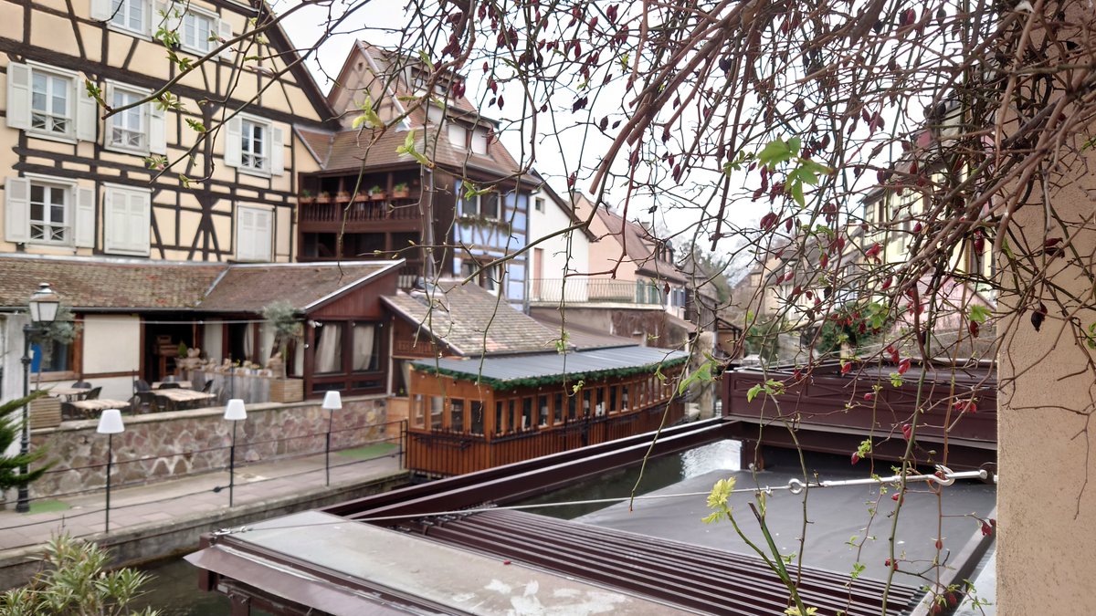 Colmar, France 🇫🇷

#tft #goodmorning #france #travels #thephotohour #littlevenice #photography #architecture #colmar #travelphotography #stormhour #streetphoto #journey #travelbloggers #streetphotography