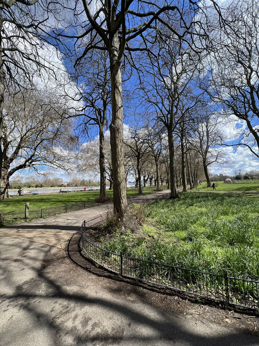 dimiology's tweet photo. @gblsts @number41_ Kind bank holiday weekend with the sun out can’t be more beautiful. Let’s have the god damn call haha we always postpone it 😋 https://t.co/QIrrbUqWun