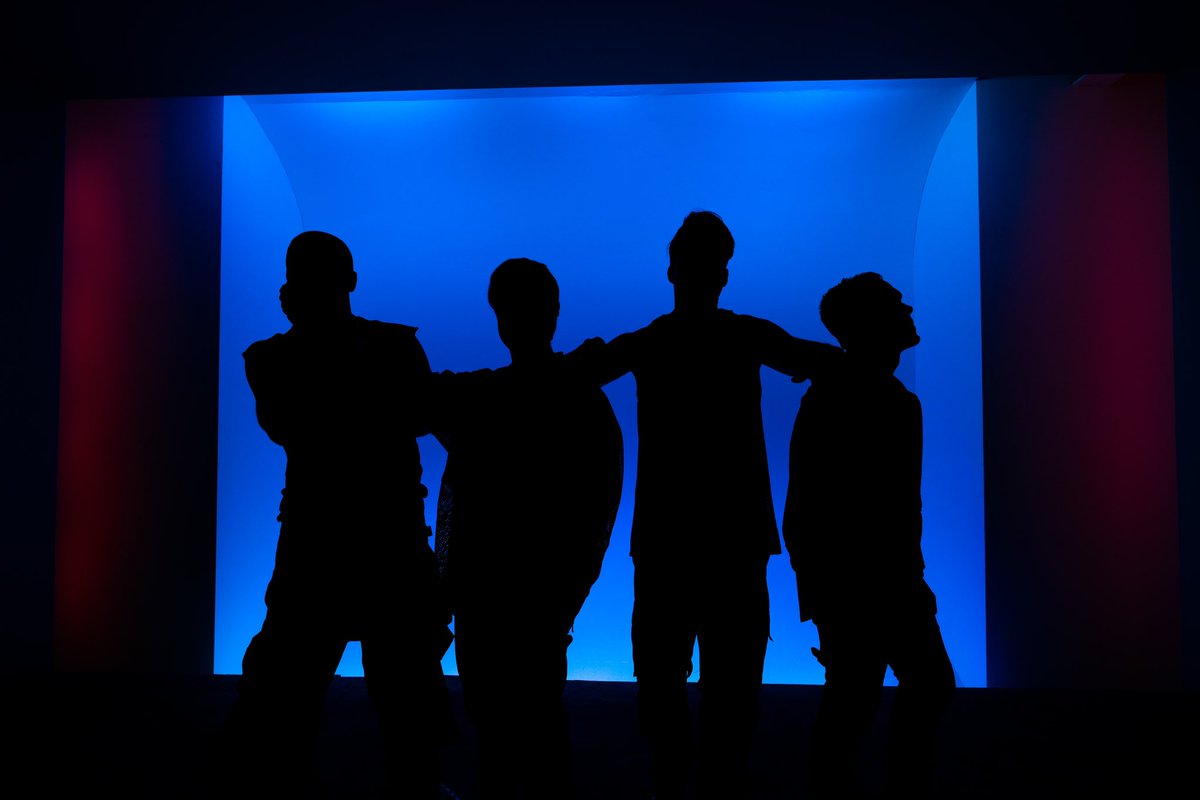 New single Waves coming out May 3rd!! 🌊 

📸 @jordankelseyknight