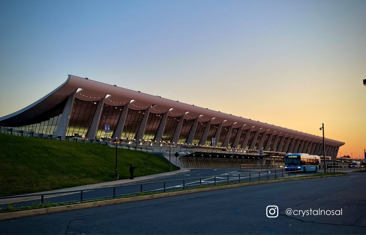 Dulles_Airport's tweet photo. Never gets old 😍 https://t.co/5tqqko6PMa