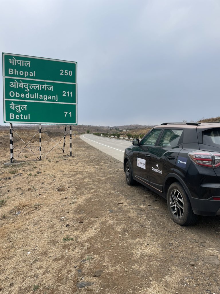 SunPedal_Ride's tweet image. Day 26. 2700+ kms on the @Mahindra_XUV400 with zero tailpipe emissions. Nagpur, MH to Betul, MP. 180 kms covered with ~25 kWh battery consumed. Surprisingly rainy day in the middle of the summer. Next stop - Bhopal #driEVtoeducate #ElectrifyingTheFuture #PoweringTheBetterFuture