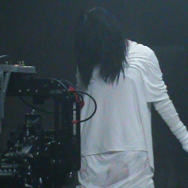 BillieEilishBR's tweet photo. Billie Eilish e Labrinth nos bastidores de “never felt so alone”. https://t.co/r1SpF3I57Y