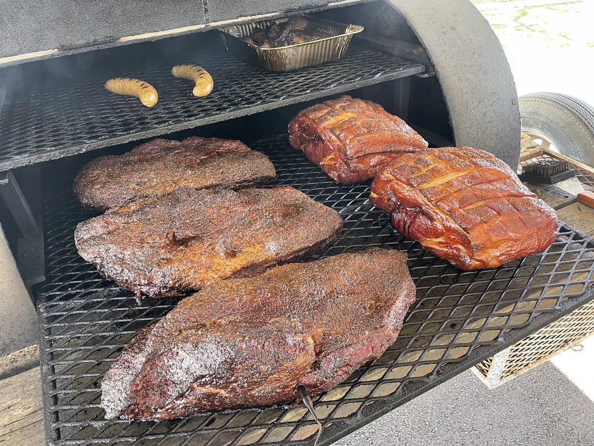 dallassooner's tweet photo. Brisket, pork butts and a few sticks of boudin to snack on. #BBQ #PCBBQ https://t.co/41IymczbTM