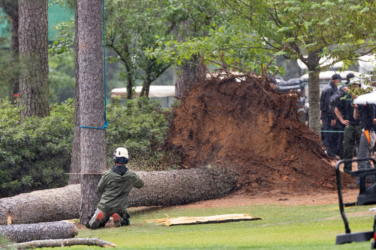 GolfDigest's tweet image. More from the scary scene at Augusta National's 17th tee.