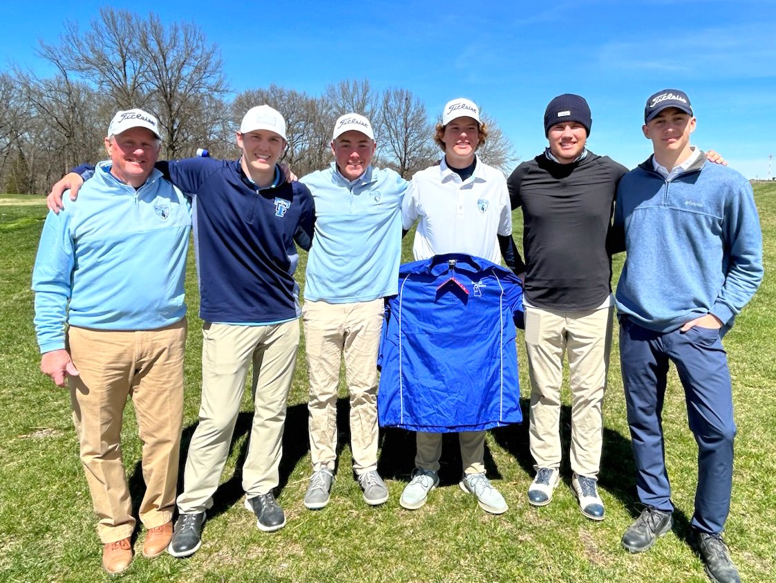 ToltonBoysGolf's tweet photo. Tolton Boys Golf came in 2nd at the Boonville Masters Golf Tournament yesterday with a team total of 311. Andrew was a medalist shooting one under par with a score of 70 winning the coveted "Blue Jacket"! Garrett was 4th with a 74. Way to go Blazers! https://t.co/b89v5jSHXh