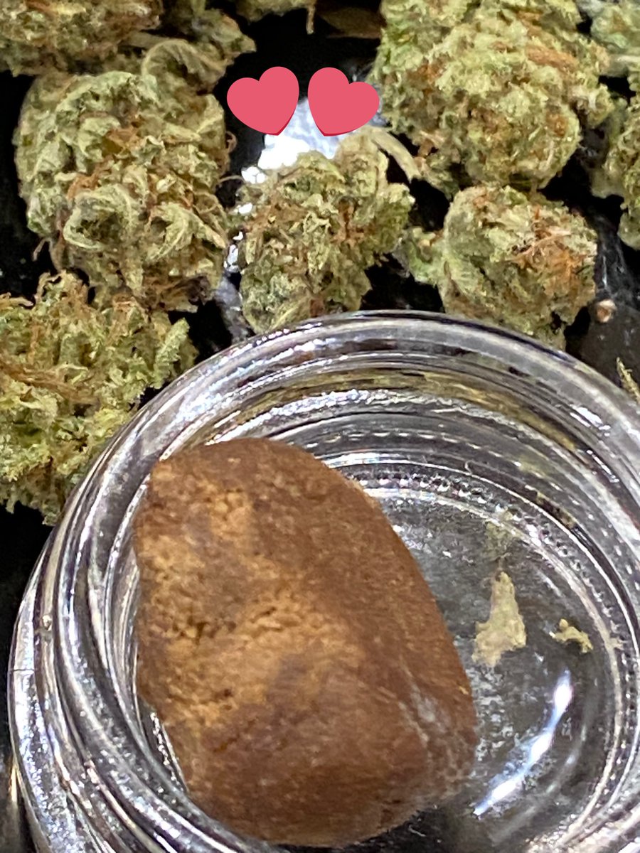 Today's #Bud🌱menu includes #OregonWine🍷 #GastankxFOMO &  a #Terplicious amount of #ThatTOM handmade #BubbleHash👅😁 @stephpowerzzz & I are #Grateful for @NoNotAnnette for keeping us #medicated in body & mind🧘🏼‍♀️🍄🍃#Twins420 @JSPowerzz Stay #lifted #positiveattitude #HappyTimez✌🏻